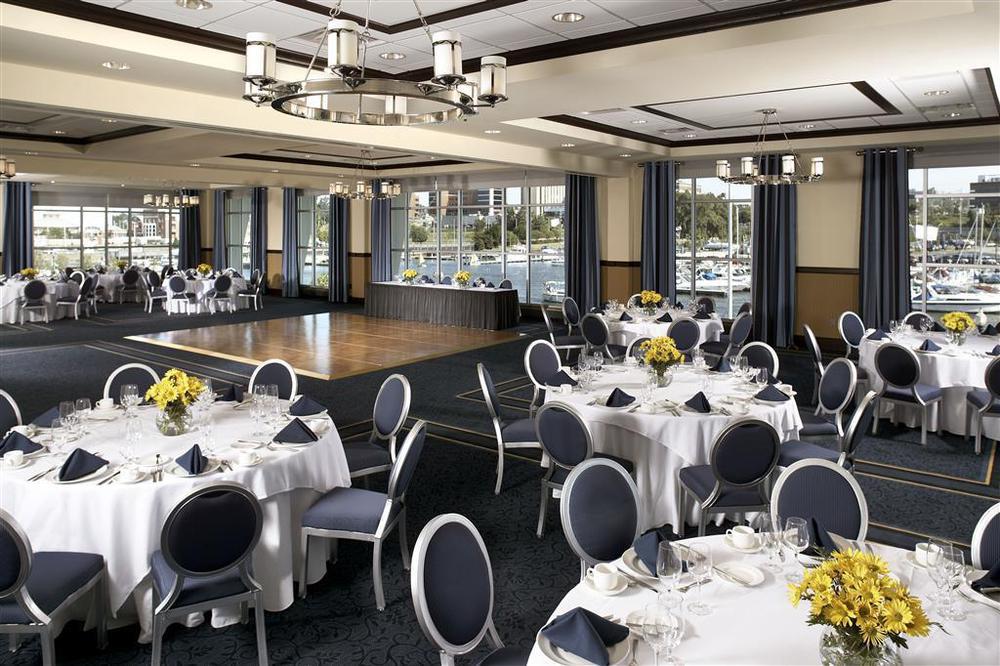 Sheraton Erie Bayfront Hotel Restaurant photo